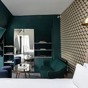 Room "Sous Les Toits 25m²"